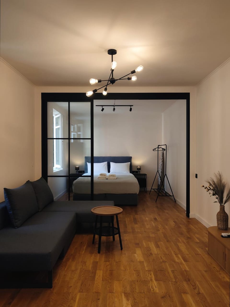 Photo of the whole room, Seating area