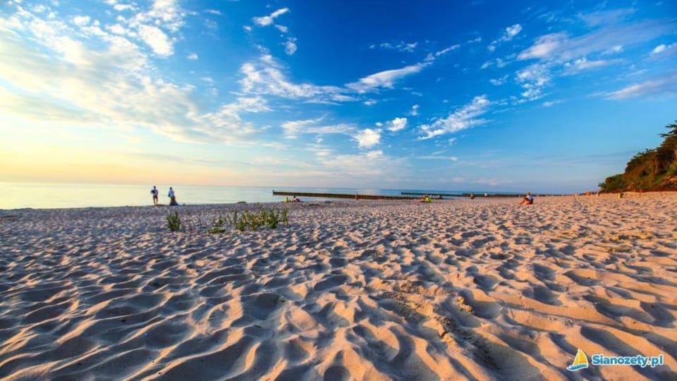 Sianożęty Beach Klimatyzowane Domki nad morzem Nature lodge in West Pomeranian Voivodeship, Poland