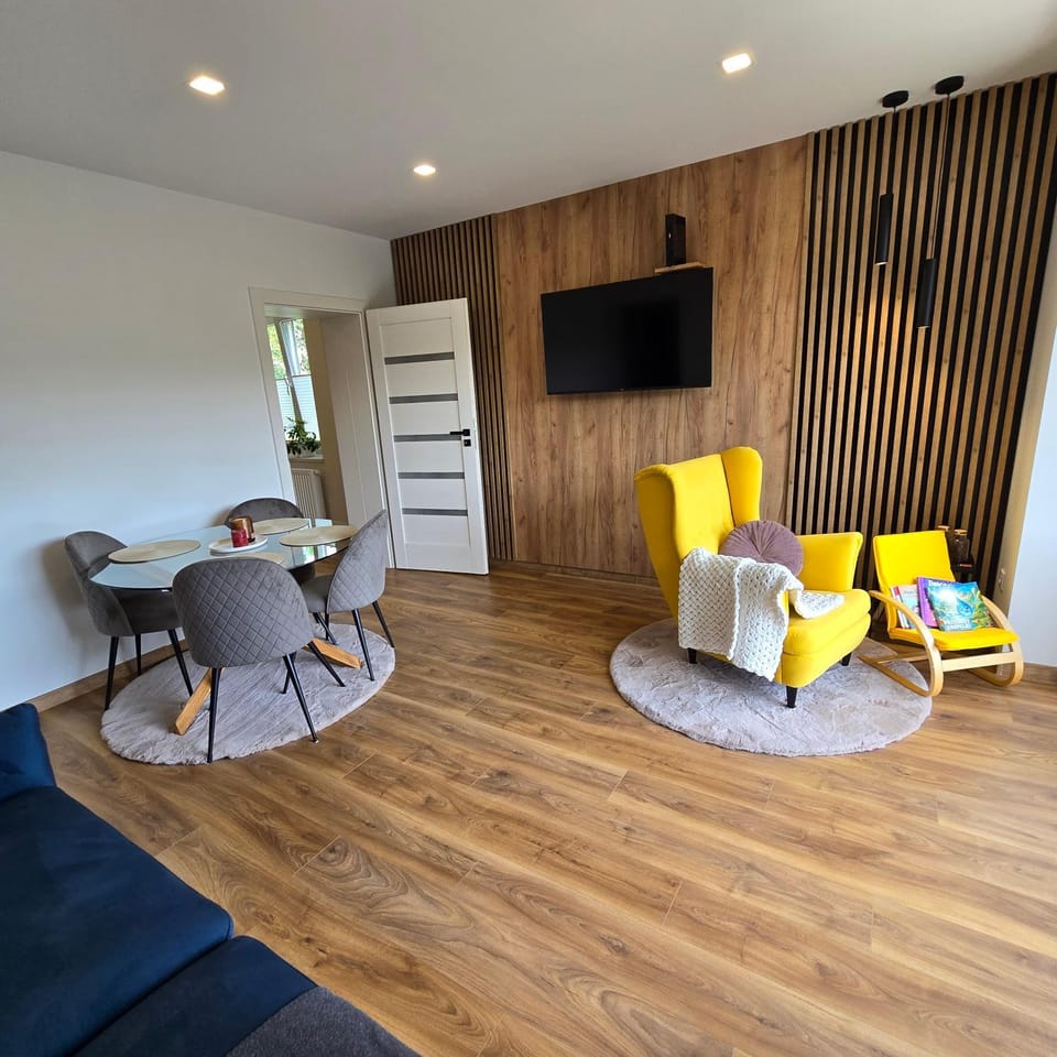 Communal lounge/ TV room, TV and multimedia, Living room, Seating area
