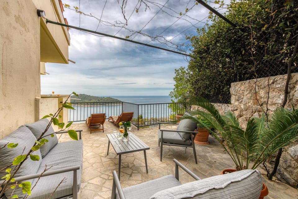 Patio, Natural landscape, View (from property/room), Balcony/Terrace, Seating area, Sea view