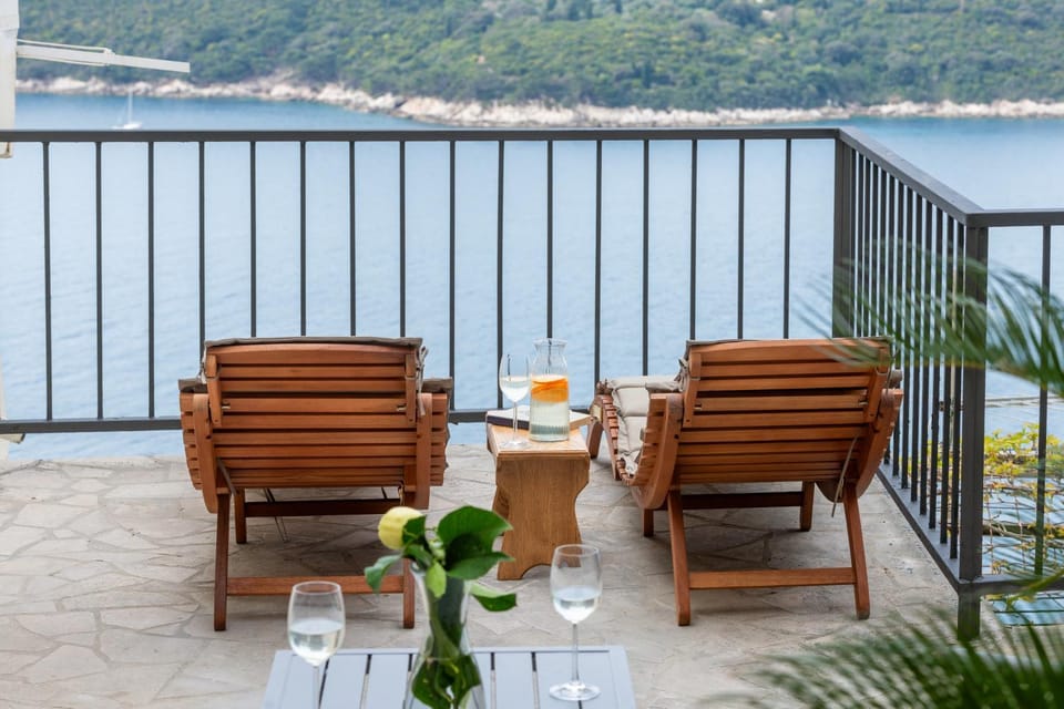 Day, Natural landscape, Balcony/Terrace, Sea view