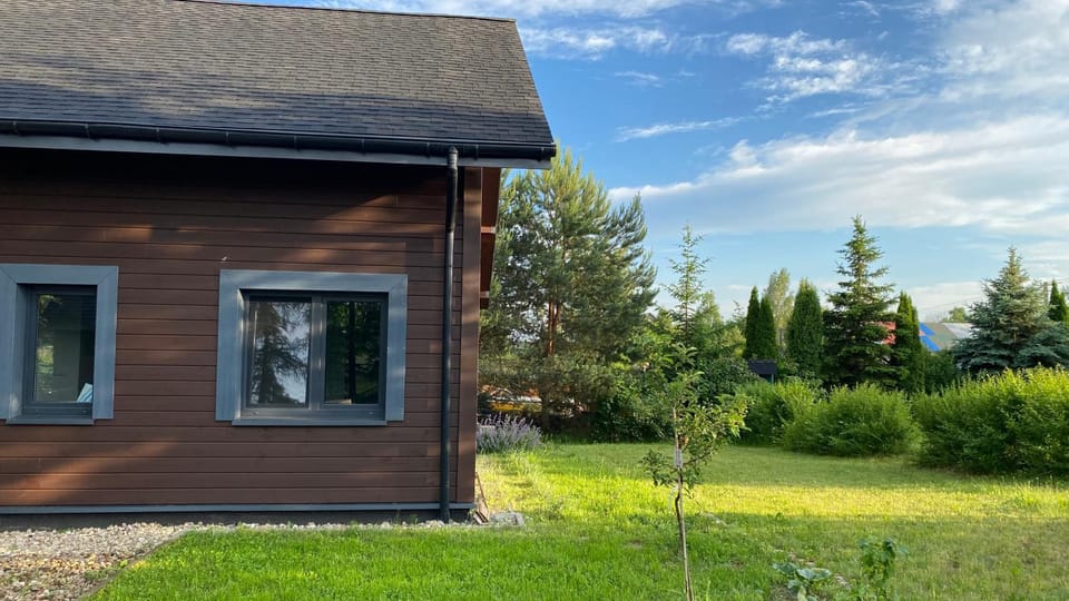 Property building, Day, Natural landscape, Garden, Garden view