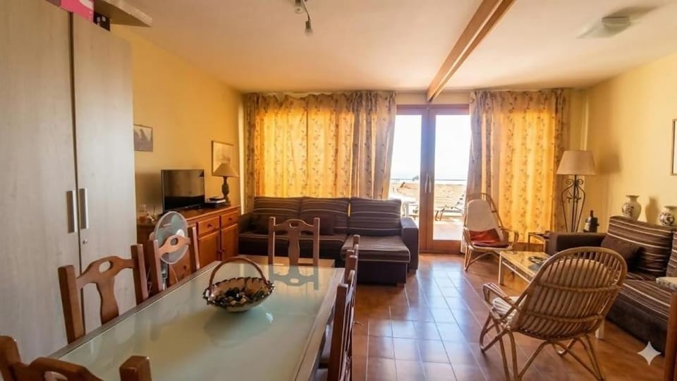 Mar Menuda – Vistas al Mar, Terraza y Parking Apartment in Tossa de Mar