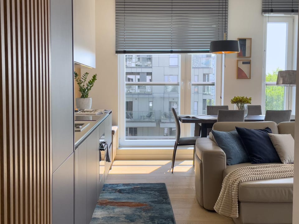 URBAN APARTMENTS PREMIUM Sokolska 30A Towers - No 58 - Gym & Sauna - Air Condition - Balcony - 2 Free Garage Apartment in Poland
