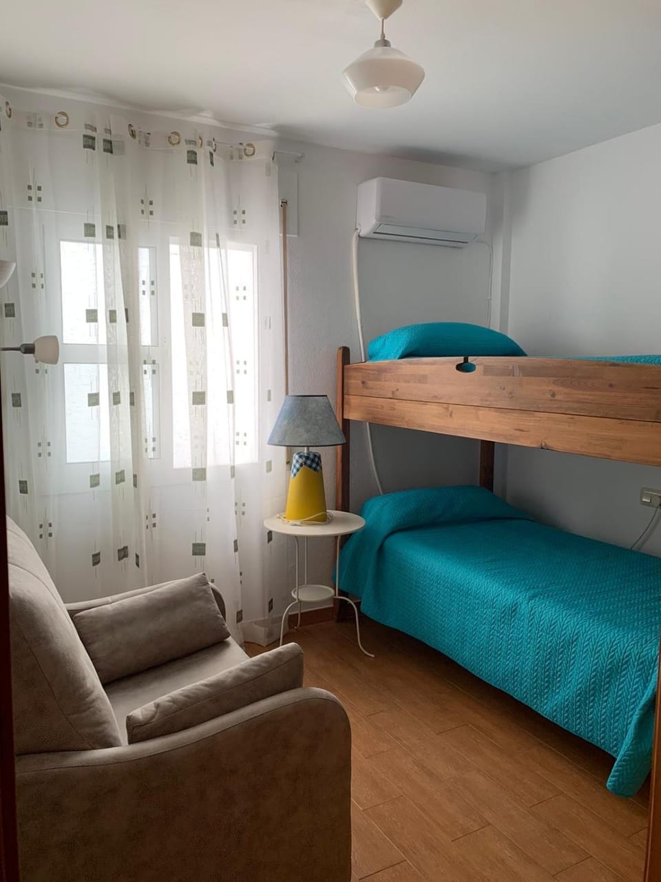 Photo of the whole room, Bedroom, bunk bed