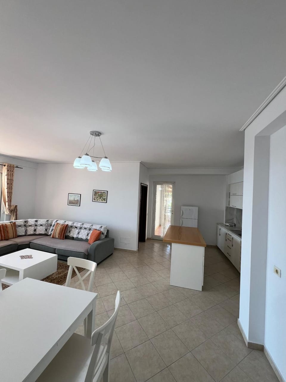 Bed, Kitchen or kitchenette, Living room, Photo of the whole room, Seating area