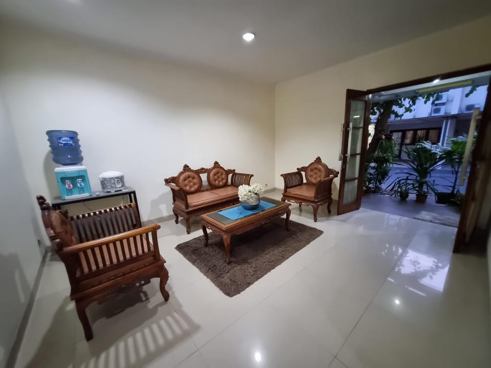 Garden, Living room