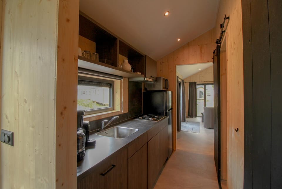 Nieuw!! Chalet De Luxe 4 persoons met airco Campground/ 
RV Resort in Limburg (province)