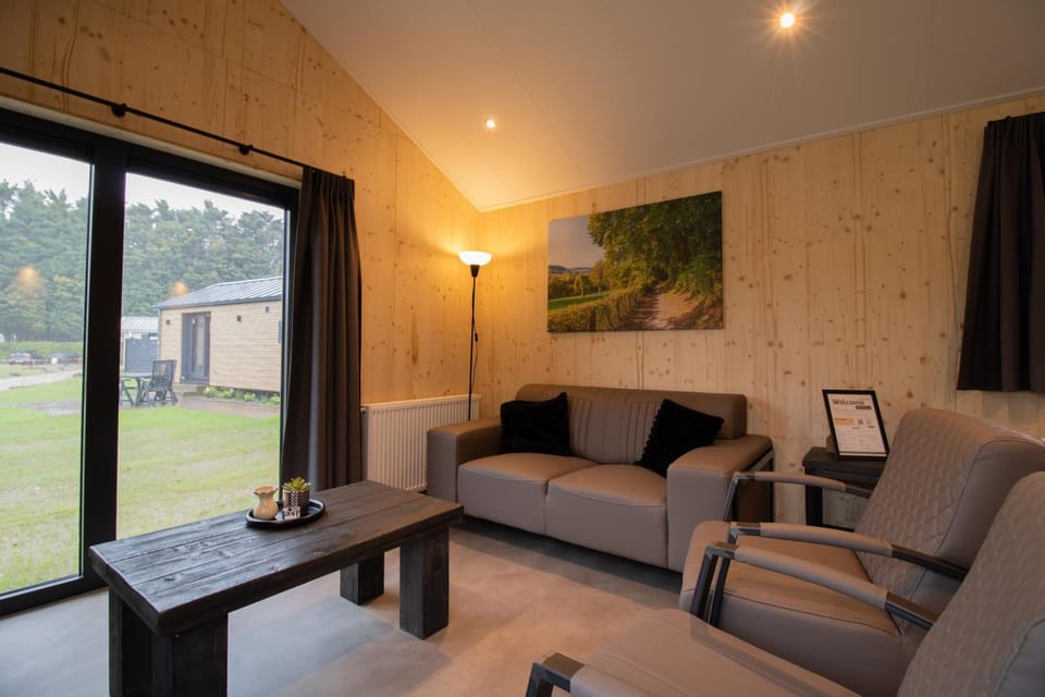 Nieuw!! Chalet De Luxe 4 persoons met airco Campground/ 
RV Resort in Limburg (province)