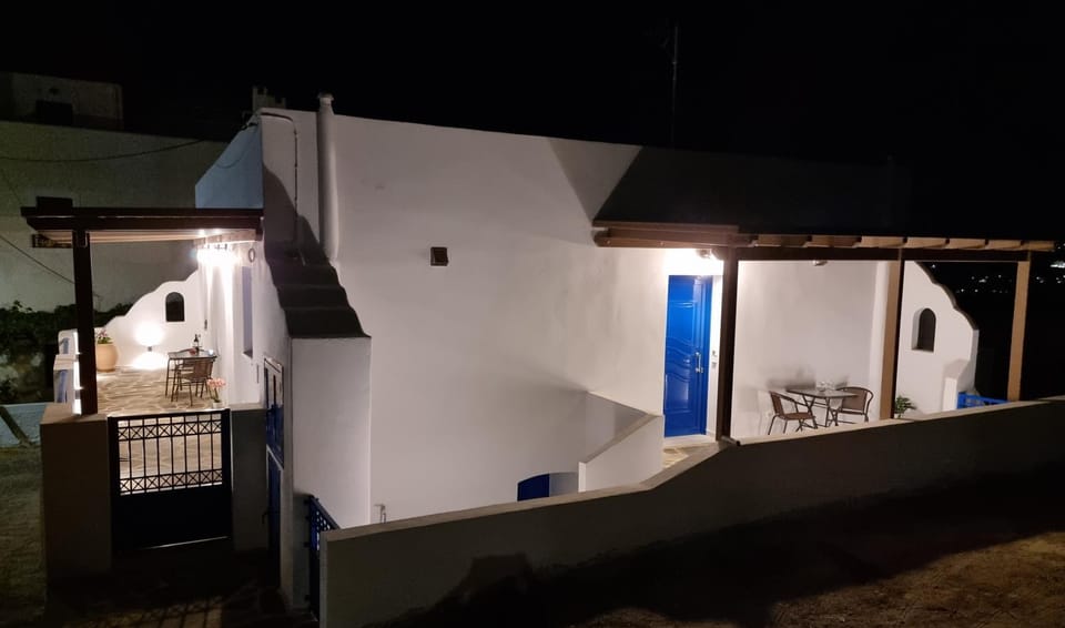 Property building, Night, Balcony/Terrace, Street view