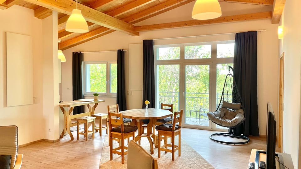 TV and multimedia, Dining area
