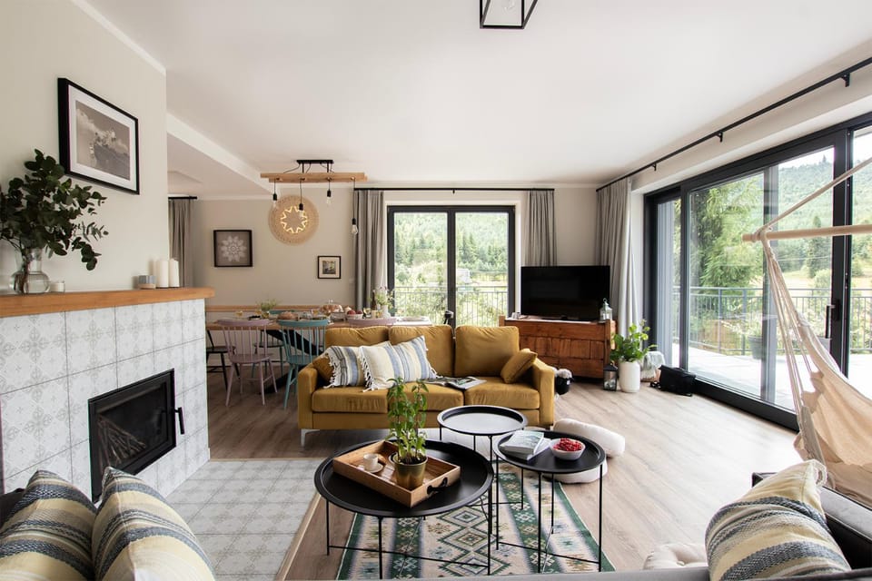 TV and multimedia, Living room, Mountain view, fireplace