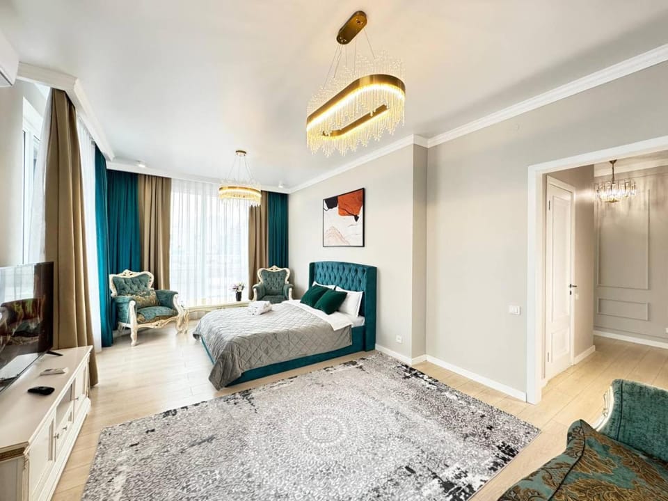 Bed, Seating area
