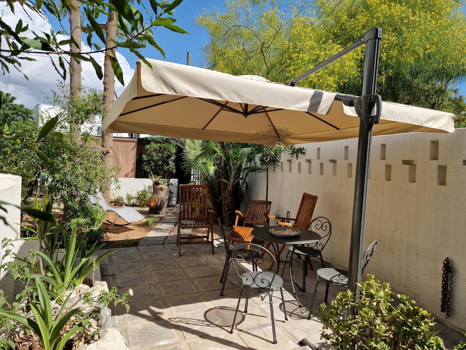 Patio, Garden, Garden view, sunbed