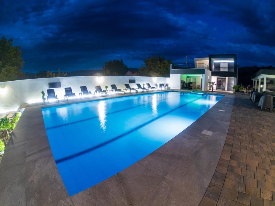 Property building, Swimming pool
