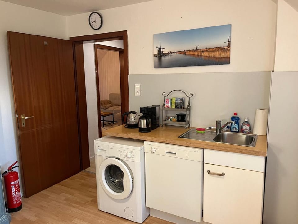 Coffee/tea facilities, dishwasher, washing machine
