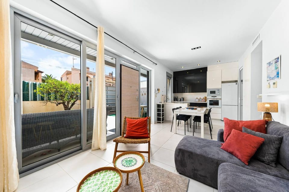 Communal lounge/ TV room, Living room