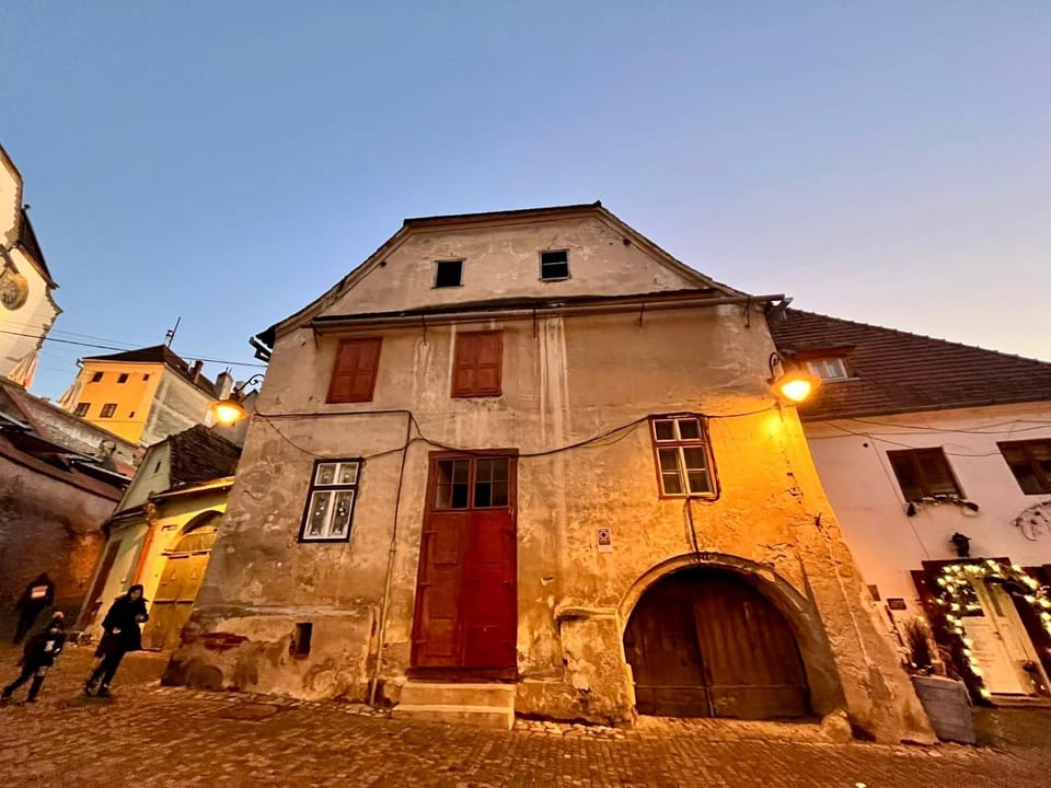 Ultracentral Medieval Apartment Apartment in Sibiu