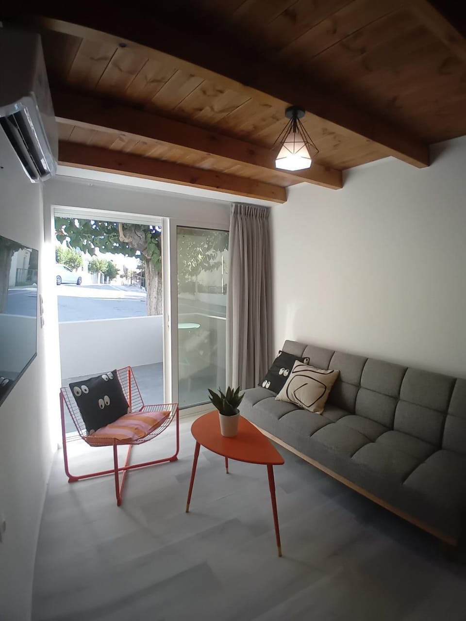 TV and multimedia, Seating area