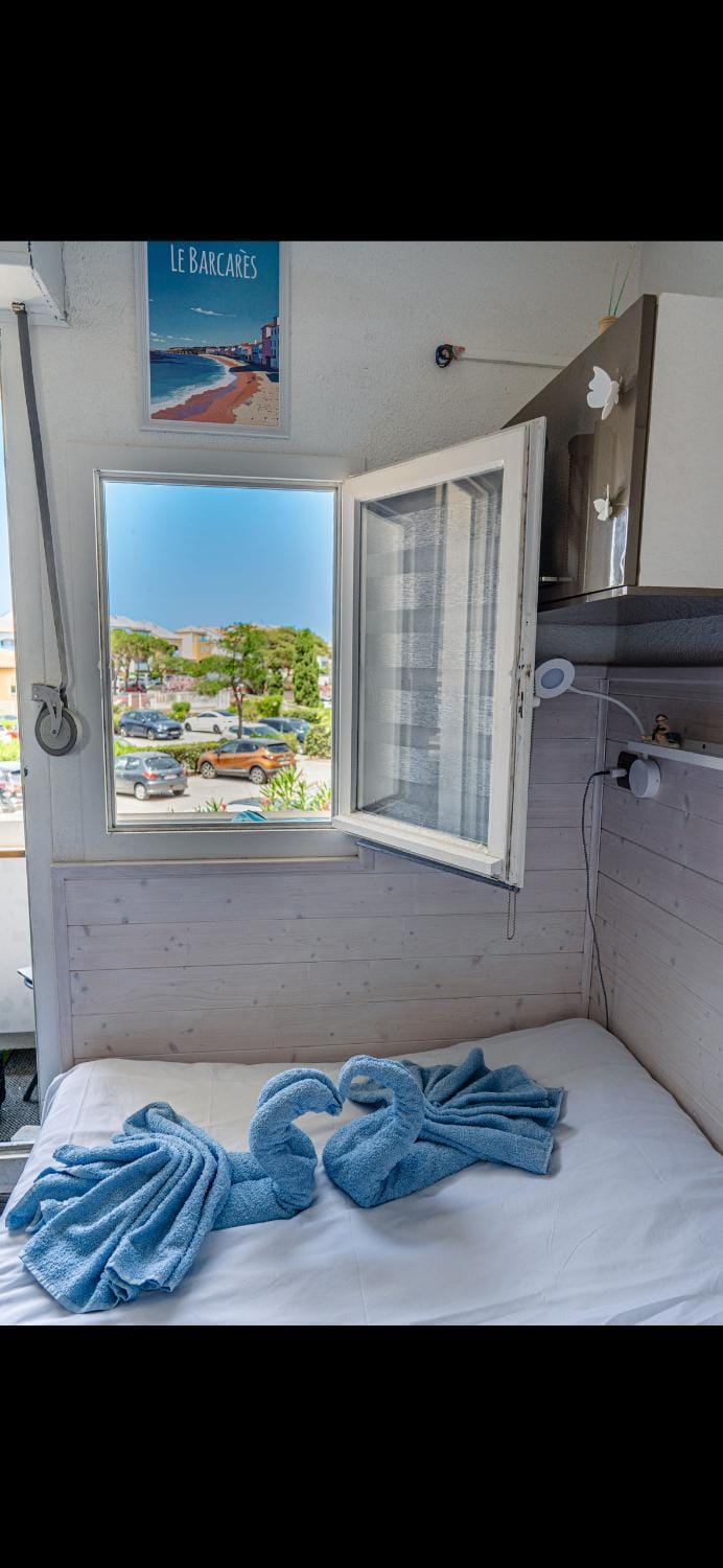 Bed, Natural landscape, View (from property/room), Bedroom