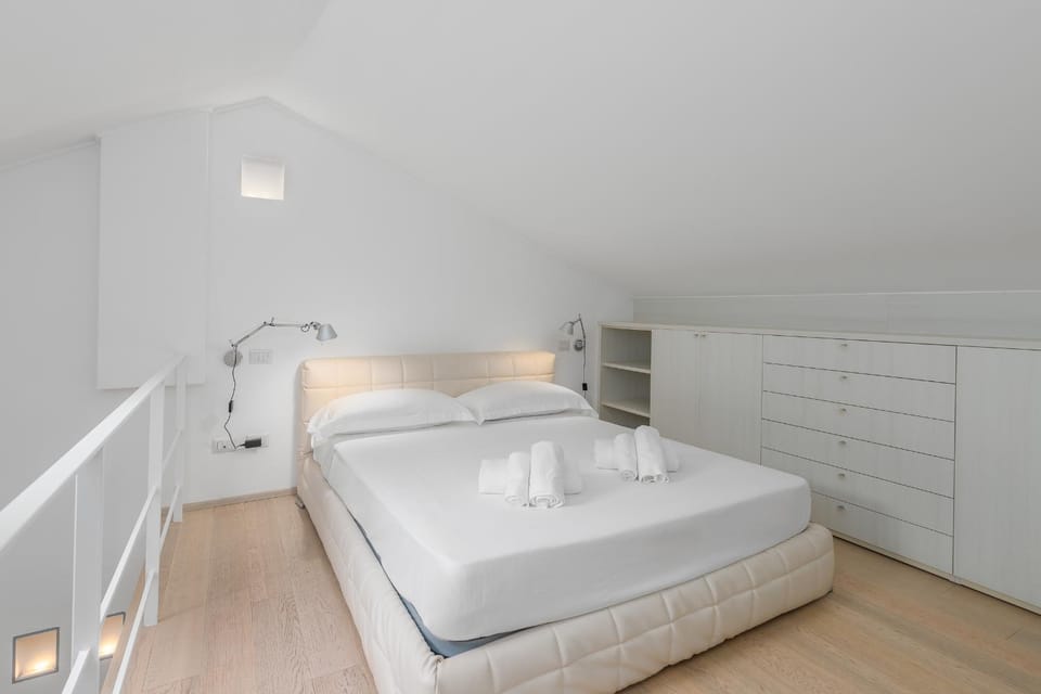 Suite Tra il Porto e il Centro, 150m dal Mare,Wifi Apartment in Savona