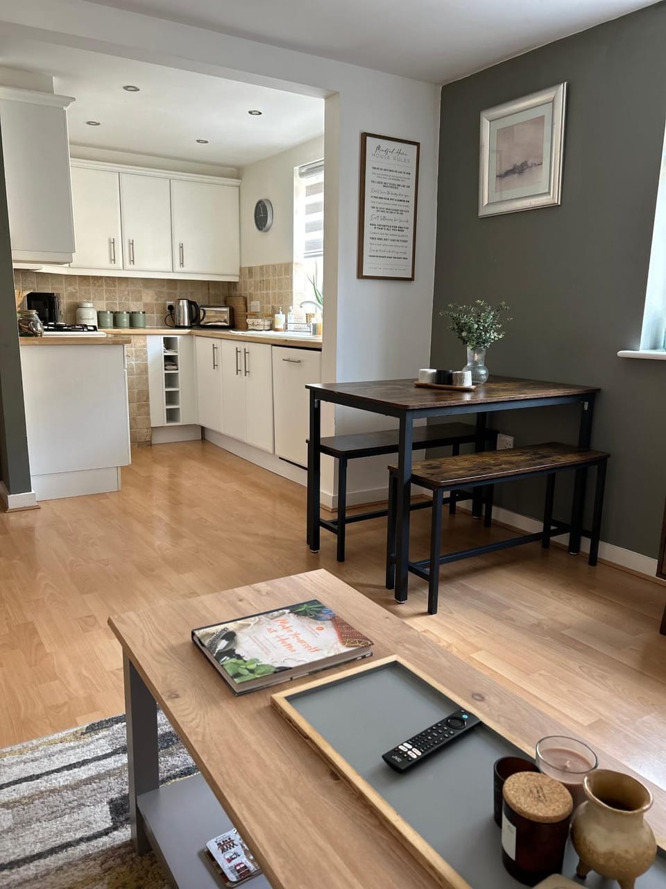 Dining area, kitchen