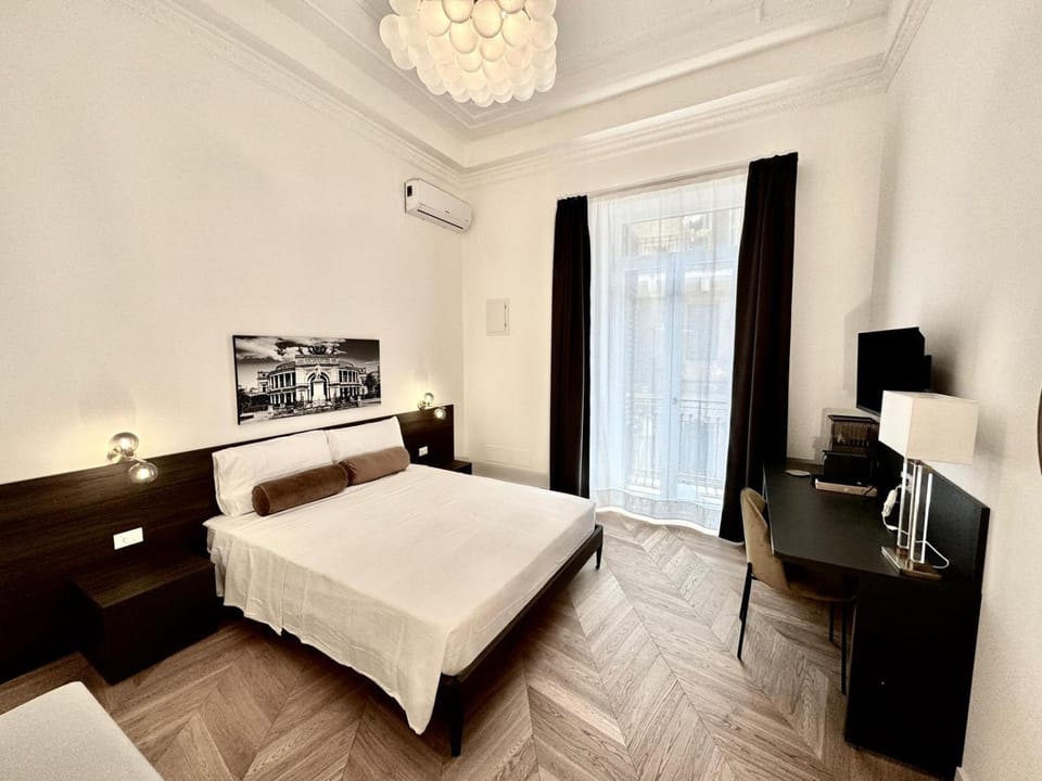 Bed, TV and multimedia, Photo of the whole room