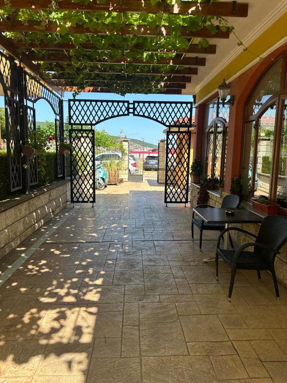 Property building, Patio, Garden