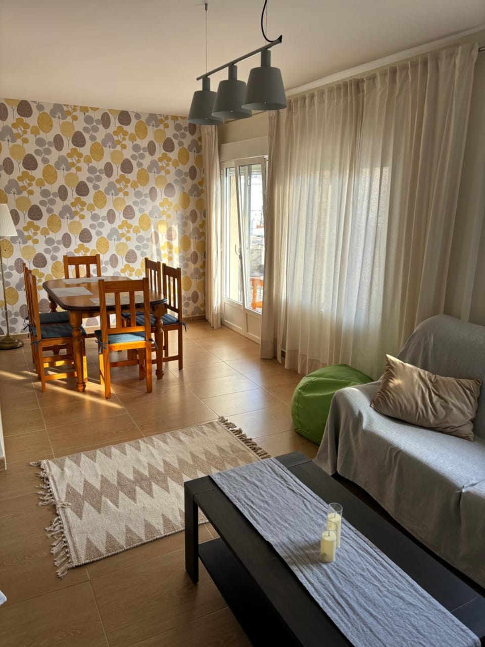 Living room, Seating area, Dining area
