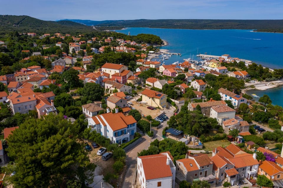 Property building, Neighbourhood, Natural landscape, Sea view