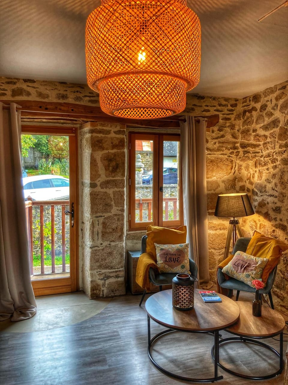 Living room, Seating area