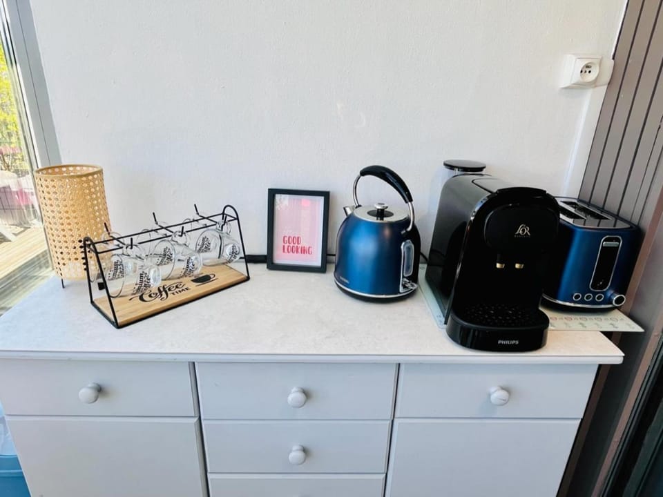 Coffee/tea facilities, Breakfast, toaster