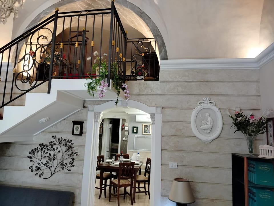 Royal House Apartment in Catania