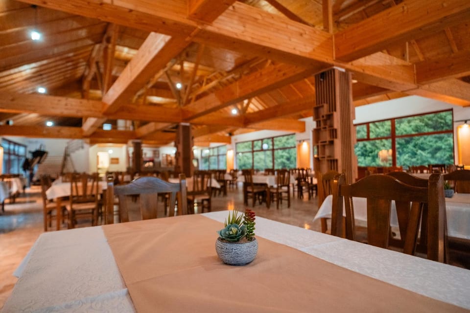 Restaurant/places to eat, Restaurant/places to eat