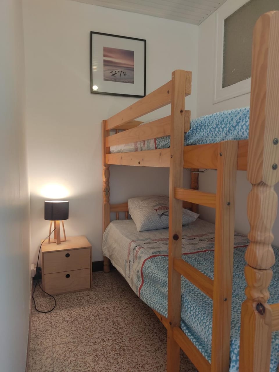 Bedroom, bunk bed