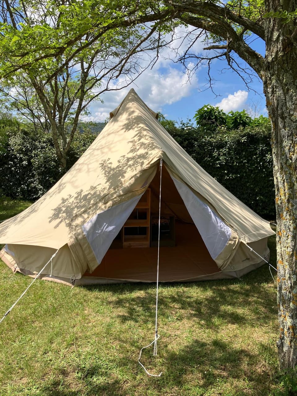 Camping Carrefour de l'Ardèche Campground/ 
RV Resort in Provence-Alpes-Côte d'Azur