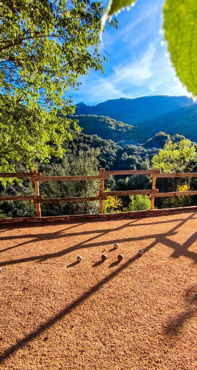 Nearby landmark, Spring, Day, Natural landscape, Mountain view
