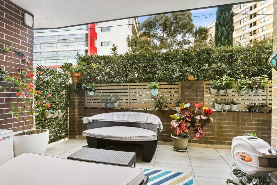 Patio, Balcony/Terrace, Seating area