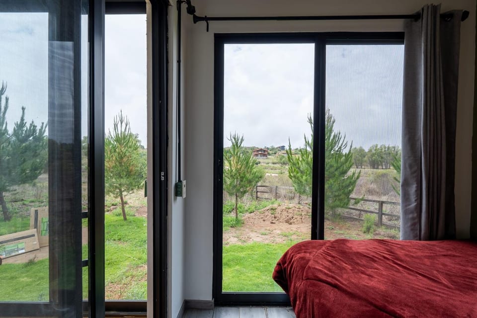 Bed, Bedroom, Garden view