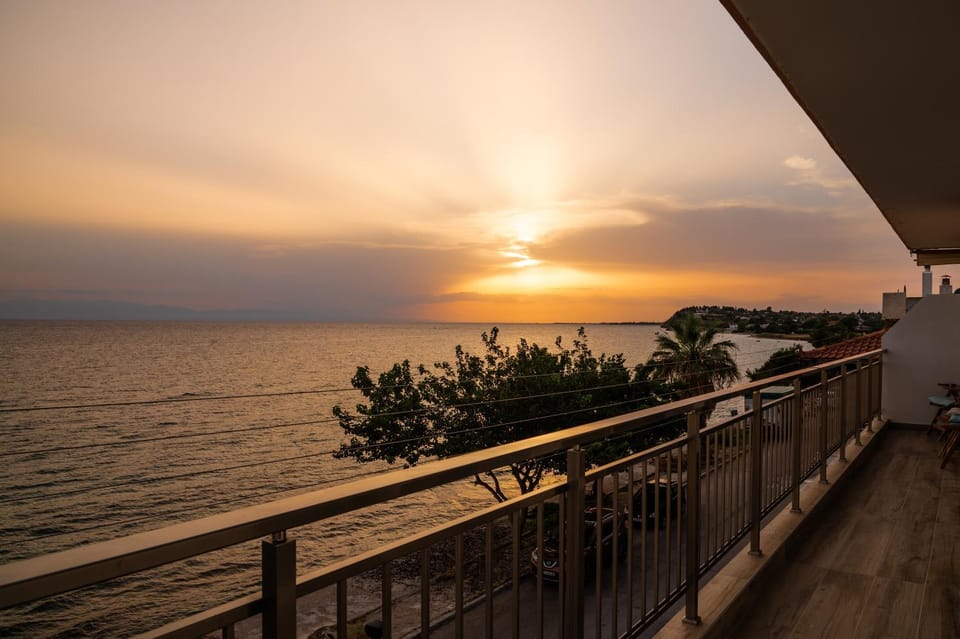 Natural landscape, View (from property/room), Balcony/Terrace, Sea view, Sunset