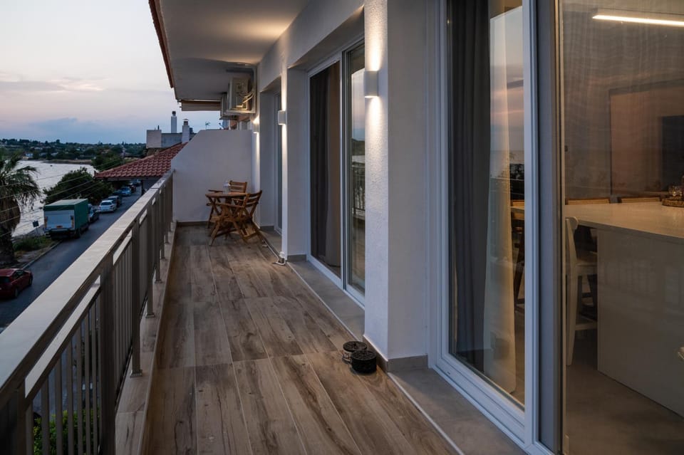 Property building, View (from property/room), Balcony/Terrace