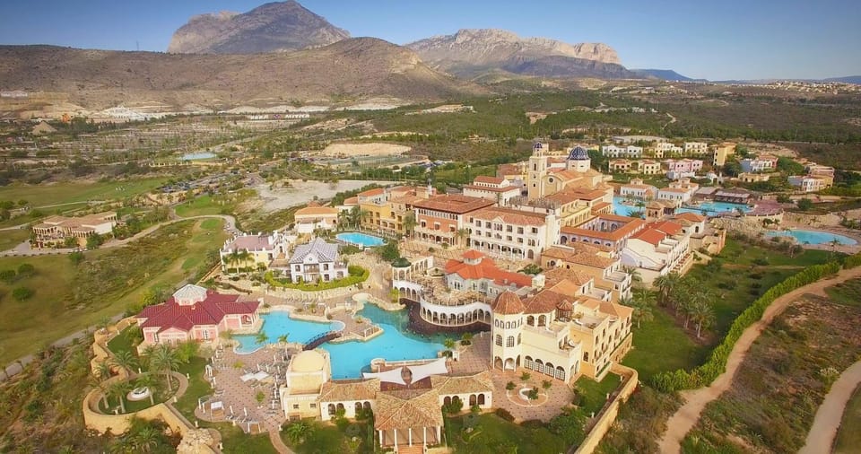 Garden, Golfcourse, View (from property/room), Swimming pool