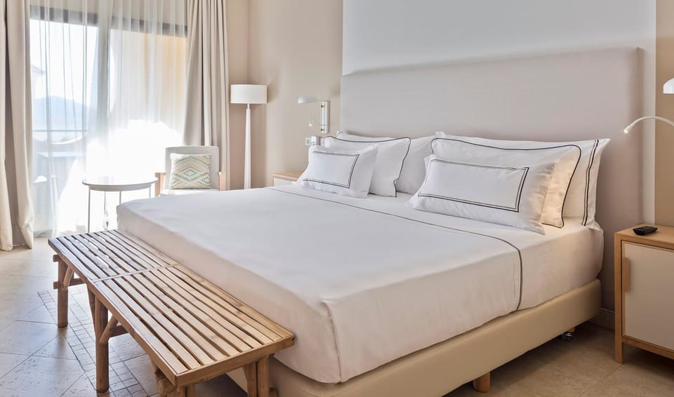 Bed, View (from property/room), Balcony/Terrace, Bedroom