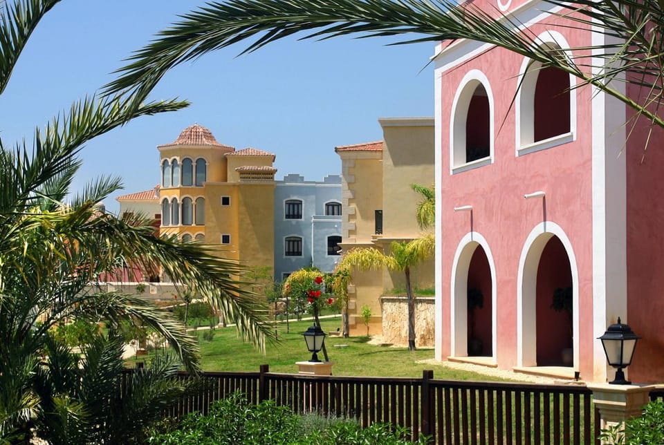Facade/entrance, Garden, View (from property/room), Balcony/Terrace