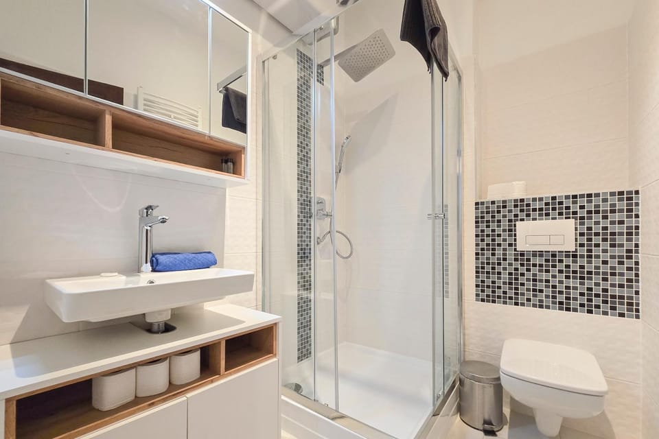Shower, Bathroom