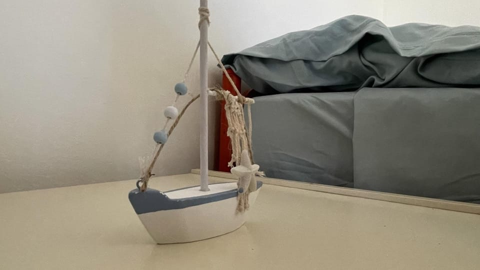 Bed, Decorative detail, Bedroom, furniture