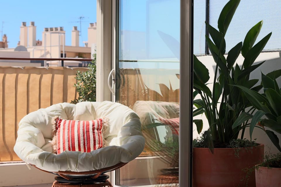 Rare! Oasis Btw Old Antibes & Beach Apartment in Antibes