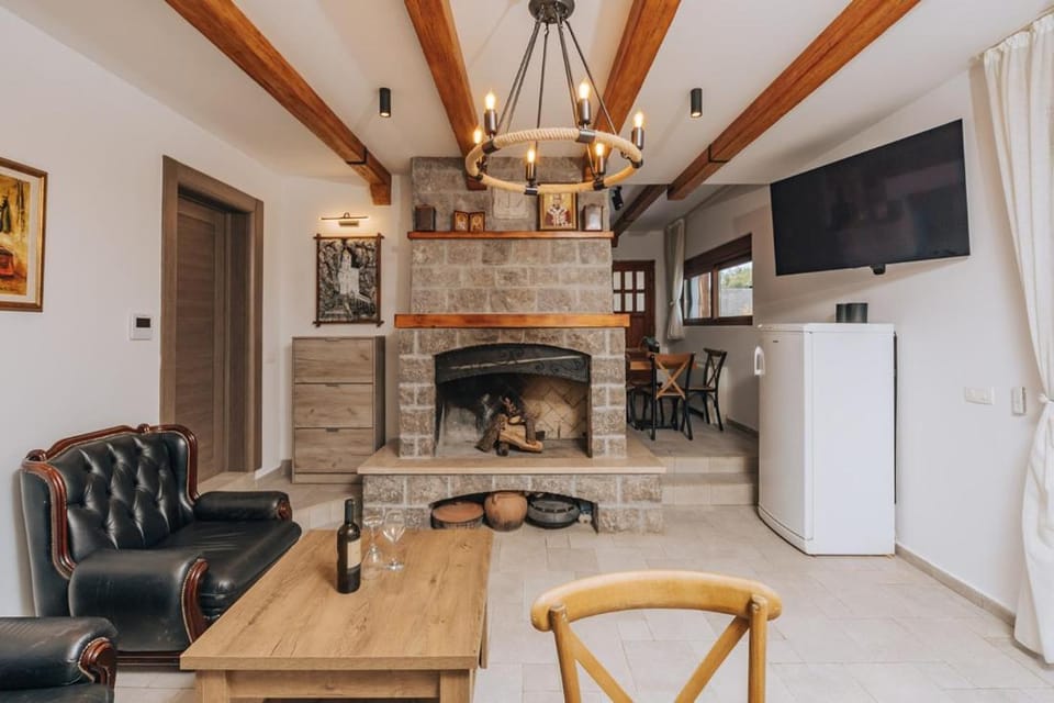 Communal lounge/ TV room, Seating area, Dining area