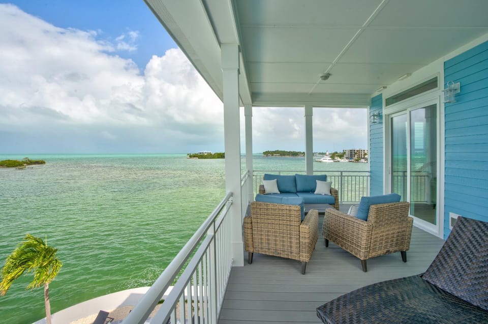 New Oceanfront Luxury Home - Unit3 Villa in Marathon