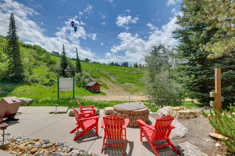 Ski-In/Ski-Out Steamboat Condo w/ Slope-Side Views House in Steamboat Springs
